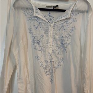 Arizona Jean Company White Blouse with Blue Embroidery